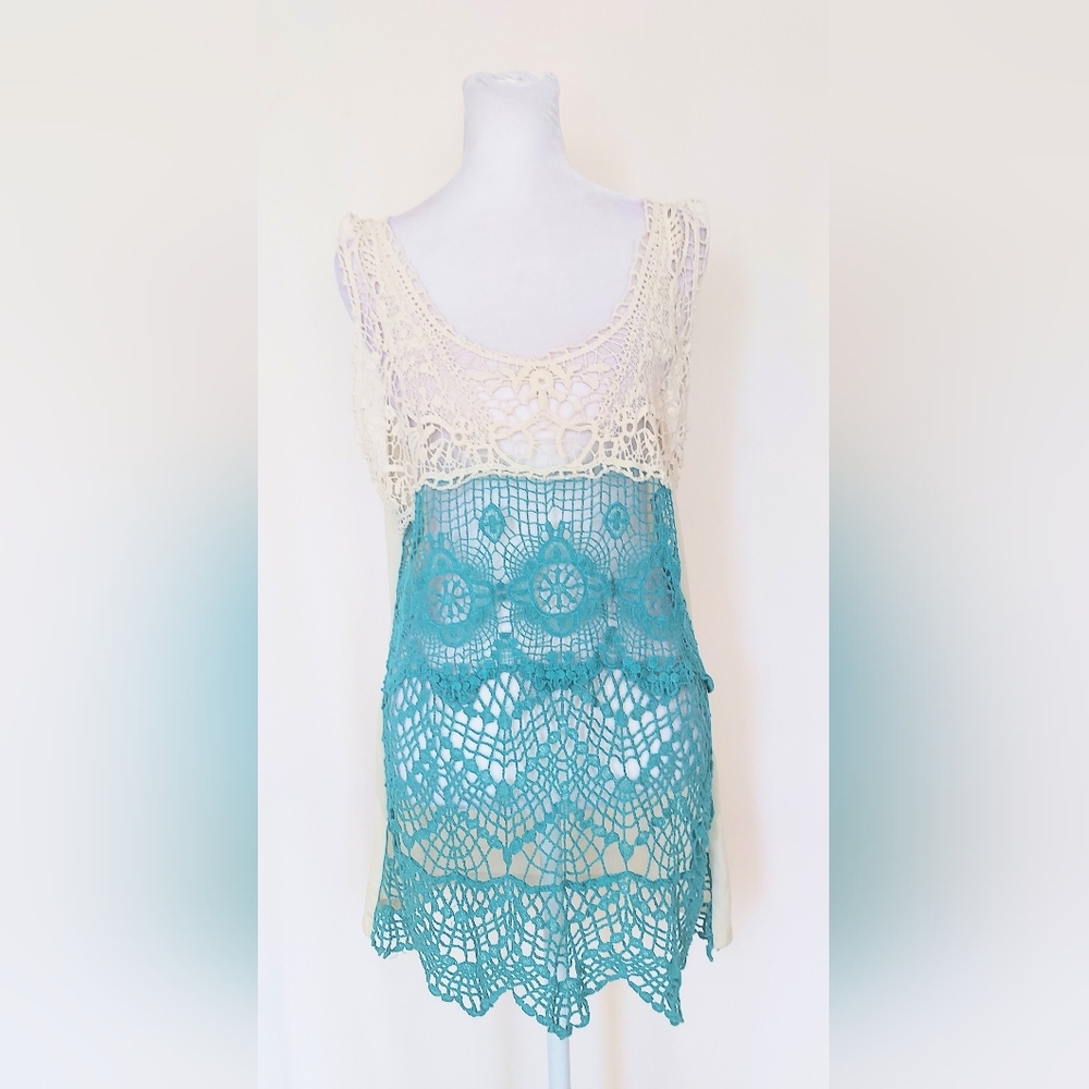 Isela Crochet Front Sleeveless Top Size XL Beige Torquoise